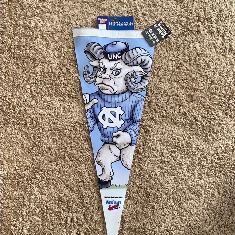 COPY - North Carolina Tar Heels felt pennant